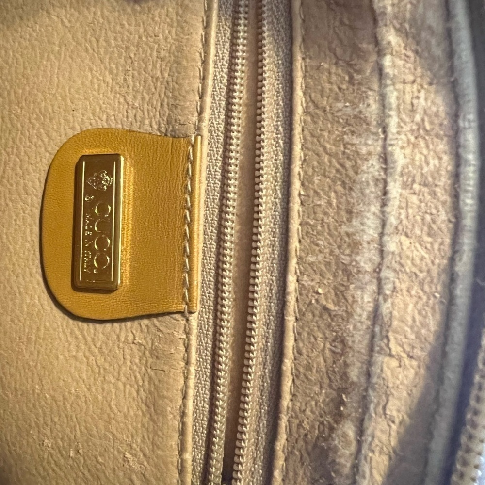 Authenticated Vintage Gucci GG Coated Canvas Leather Crossbody 007•59•0095 - Picture 9 of 16